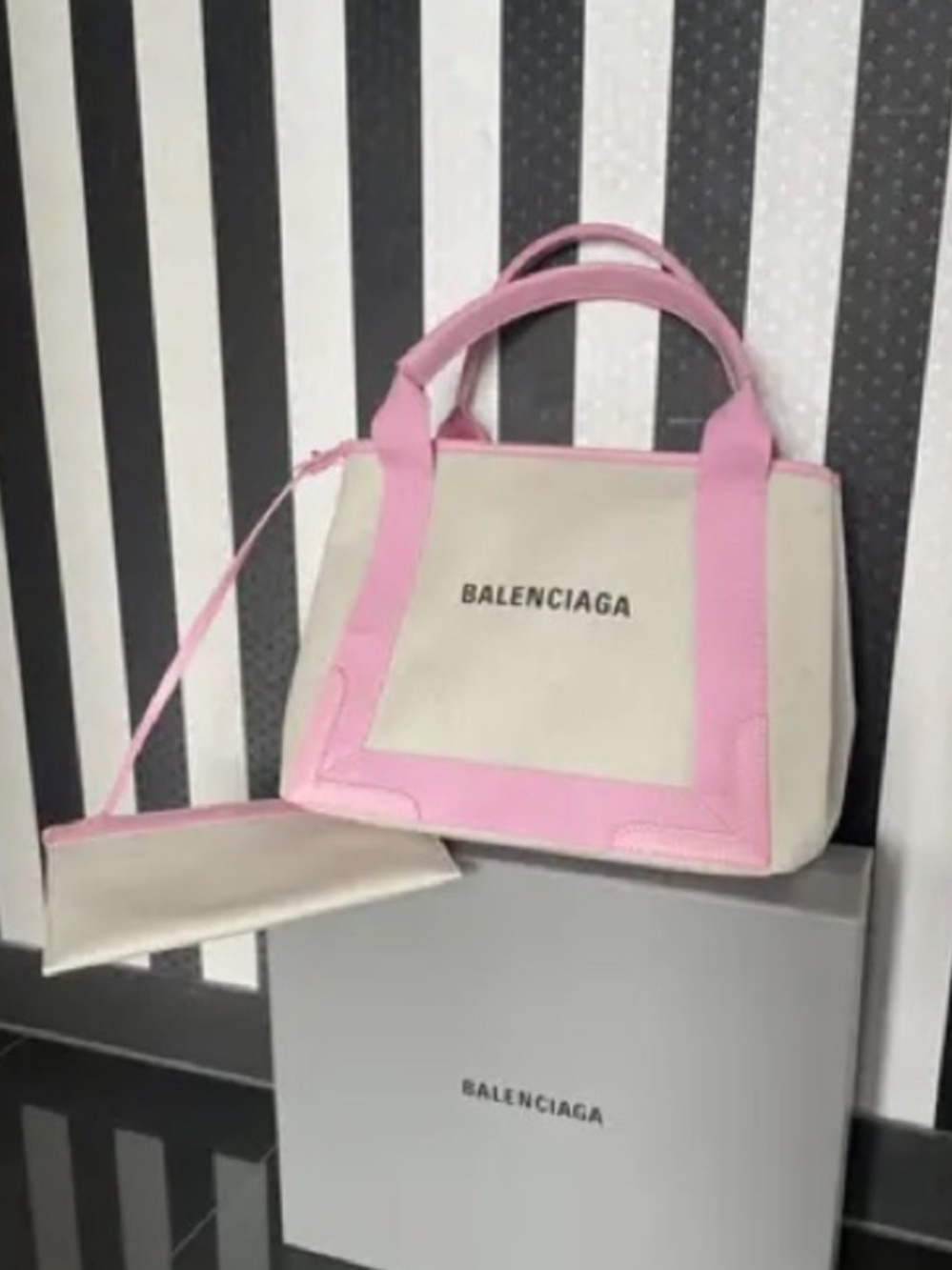 Balenciaga Women's Small Navy Cabas Tote Bag in Pink/ Off White NWT - Picture 14 of 14